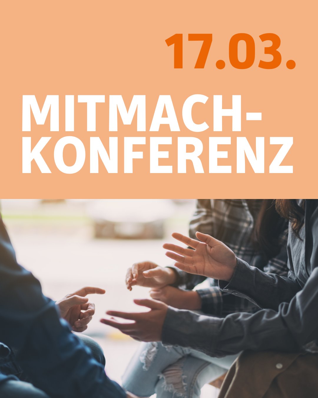 Dieser Alternativtext wurde KI-generiert: Ein orangefarbenes Bild mit weißer Schrift. Der untere Bereich zeigt Hände, die sich vor einer unscharfen Außenaufnahme befinden.