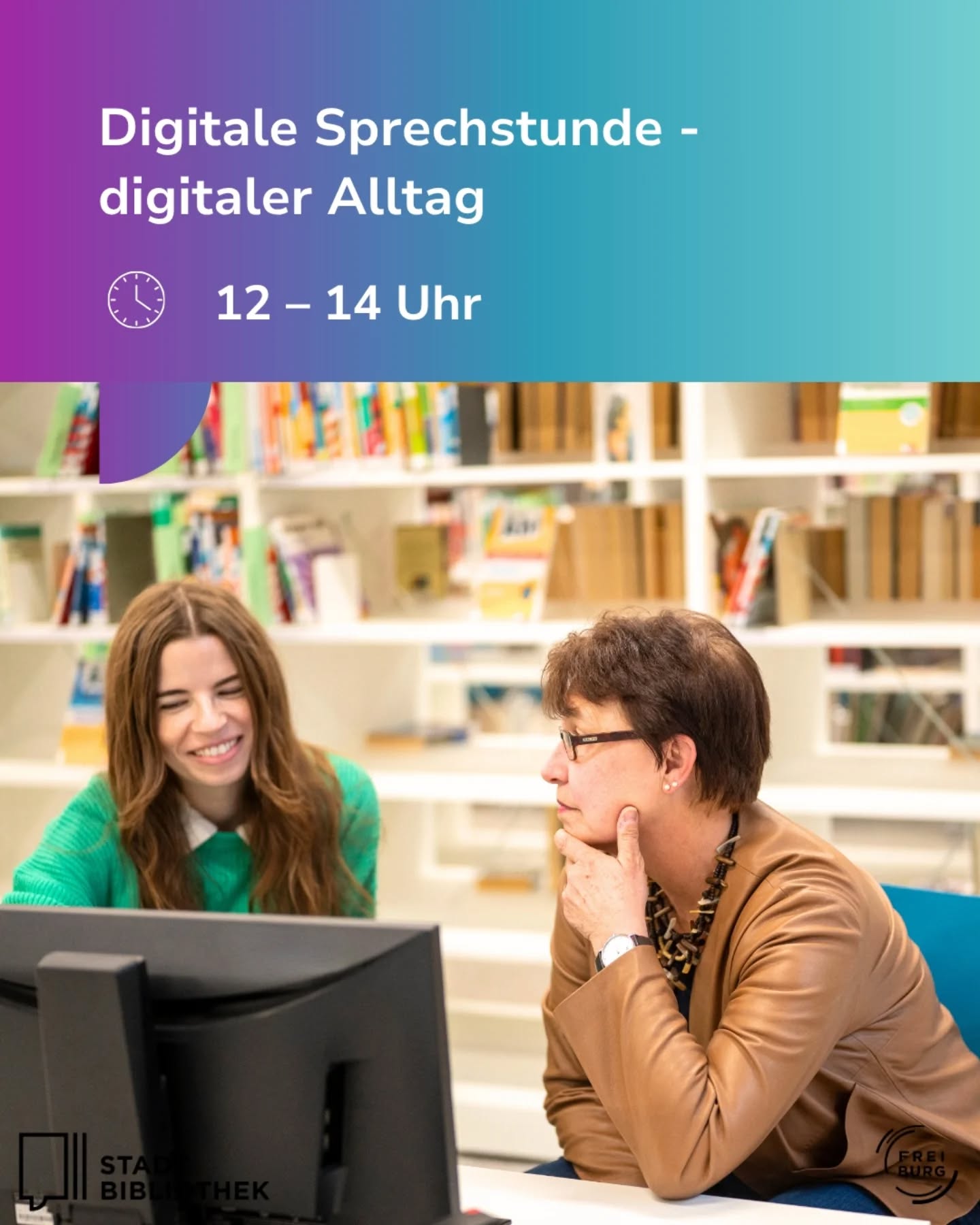 Dieser Alternativtext wurde KI-generiert: Ein Farbfoto zeigt zwei Personen, die sich zu einem Gespräch zuwenden. Im Hintergrund befindet sich eine Bibliothek mit vielen Büchern.