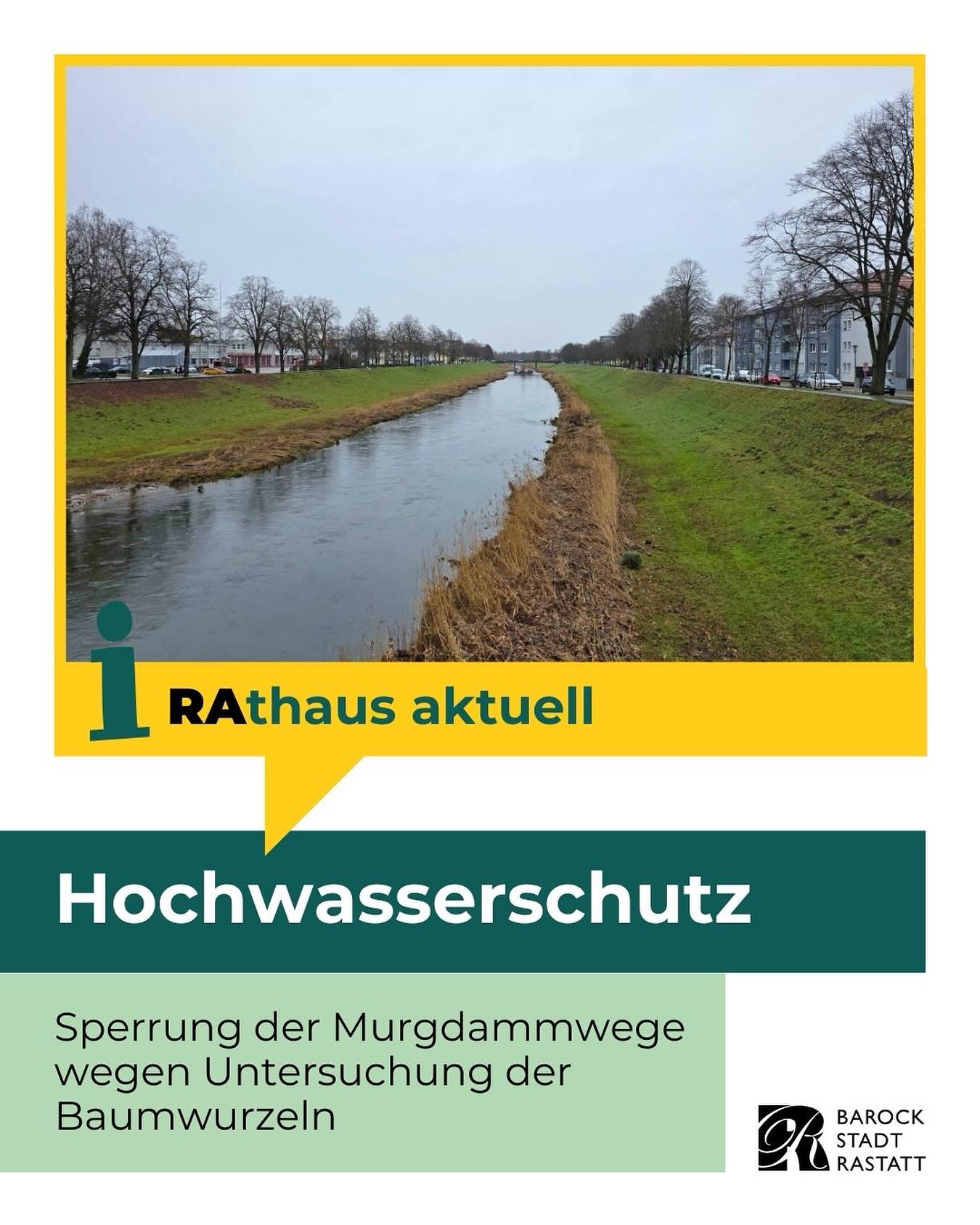 Dieser Alternativtext wurde KI-generiert: Schwarz-weißes Foto einer Wasserstraße mit Bäumen und Gras an den Ufern. Darunter befindet sich Text, der auf eine Sperrung wegen Untersuchungen an Baumwurzeln hinweist.