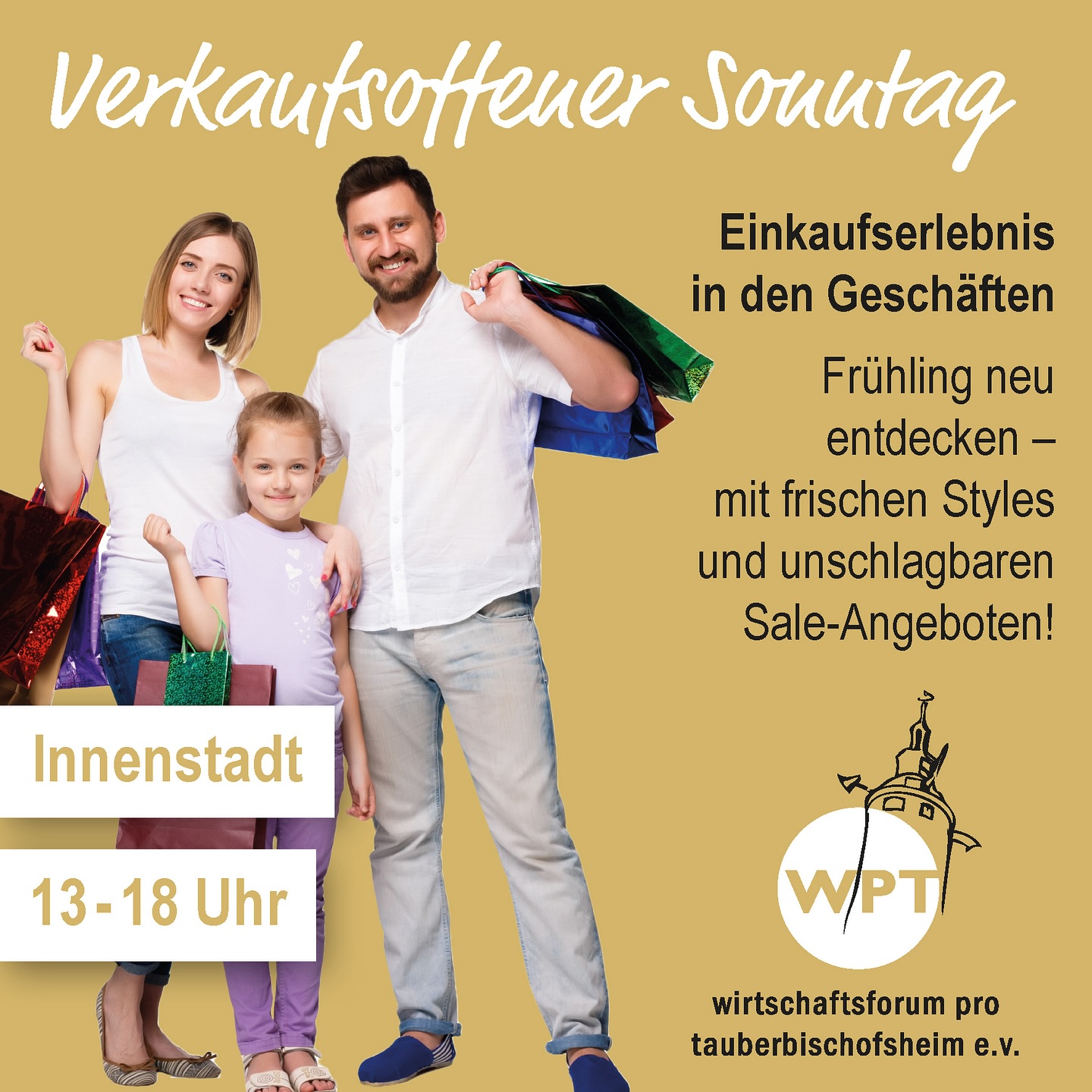 Familien beim verkaufsoffenen Sonntag in der Innenstadt. Viele Einkaufstaschen und Frühlingsangebote.