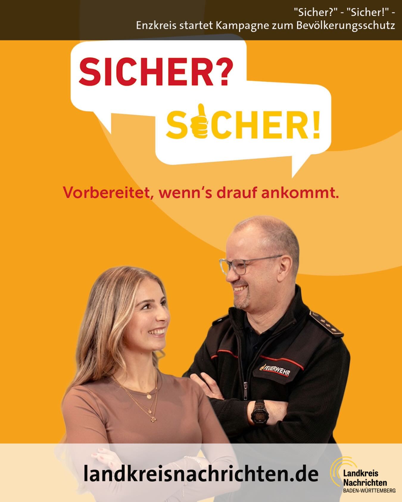 Dieser Alternativtext wurde KI-generiert: Ein farbiges Plakat mit der Frage "SICHER?" und dem Ausruf "SICHER!". Darunter sind zwei Personen im Bild zu sehen – eine Frau und eine Person in Uniform.