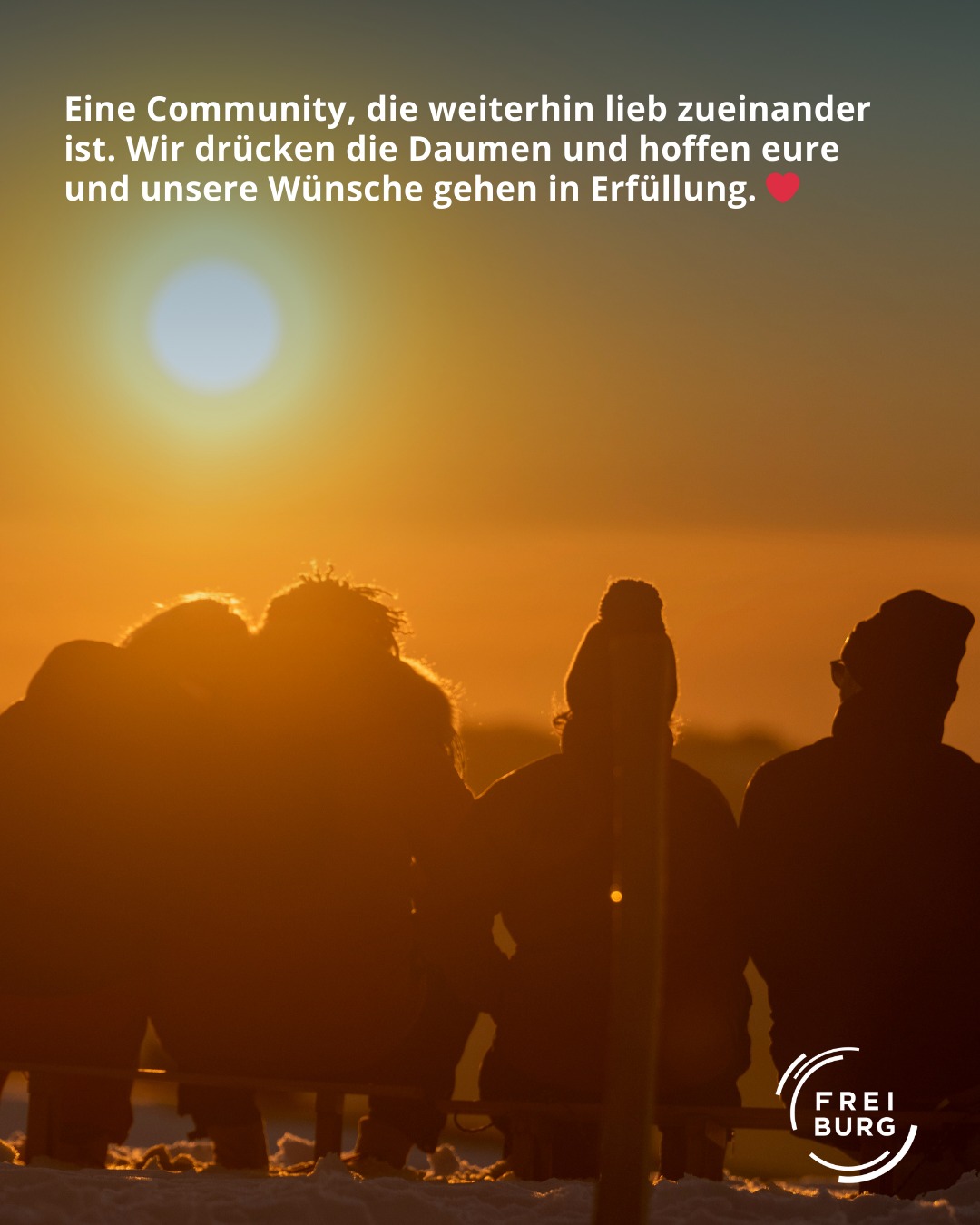 Dieser Alternativtext wurde KI-generiert: Ein sonniger Himmel geht in eine dunklere Silhouette von Menschen über, die sich gegenseitig zugewandt haben. Das Bild enthält Text und Logos.
