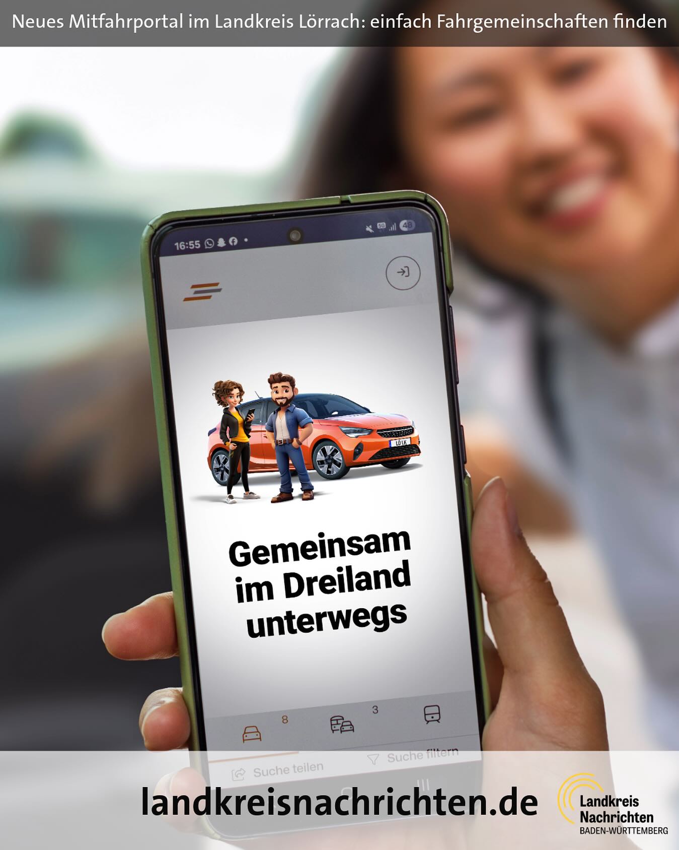 Dieser Alternativtext wurde KI-generiert: Ein Smartphone zeigt eine App-Oberfläche mit einer Fahrgemeinschaftsanfrage. Im Hintergrund sind stilisierte Personen und ein Auto auf einer Straße zu sehen.