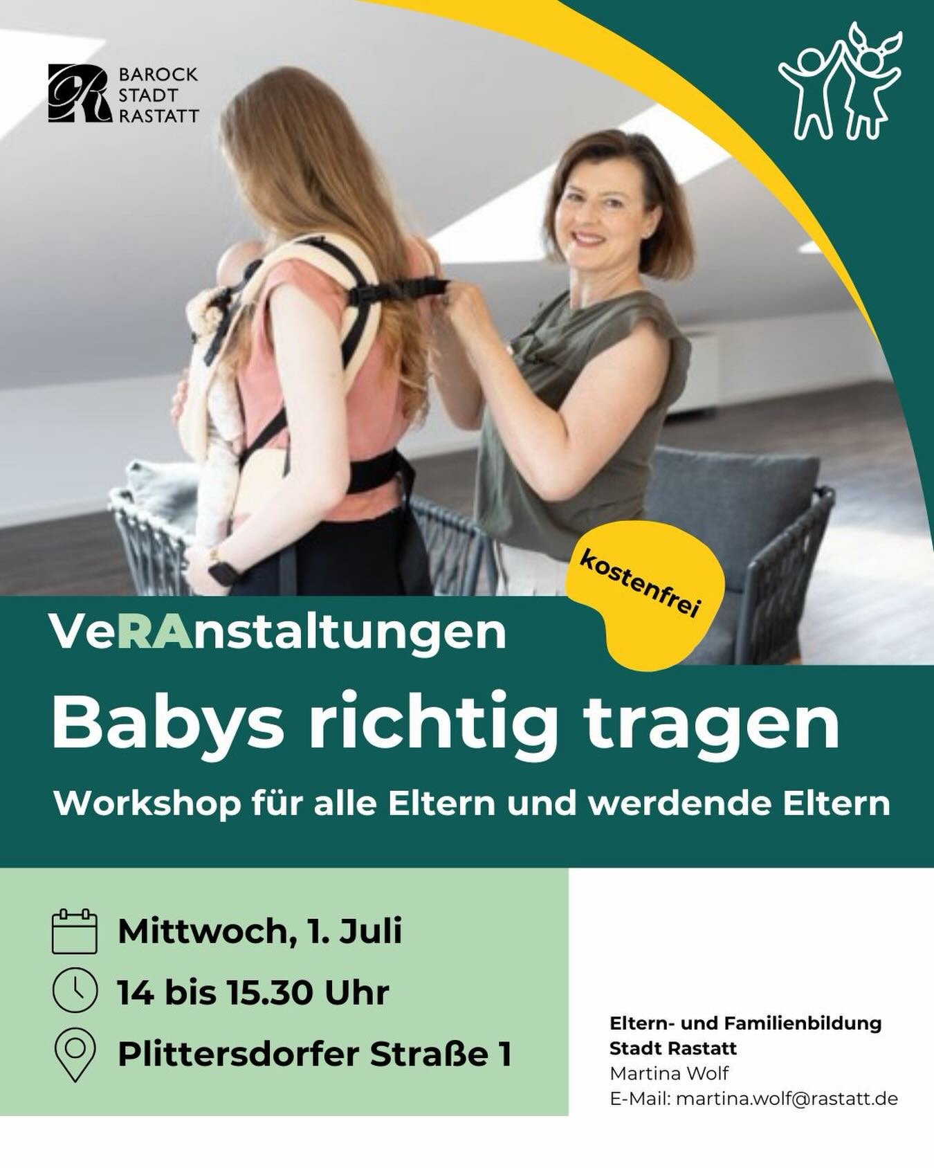Eine Person hilft einer anderen, ein Baby in einem Tragetuch richtig zu befestigen. Werbung für einen kostenlosen Workshop „Babys richtig tragen“ der Stadt Rastatt am 1. Juli von 14 bis 15.30 Uhr in der Plittersdorfer Straße 1. (KI-Alternativtext)