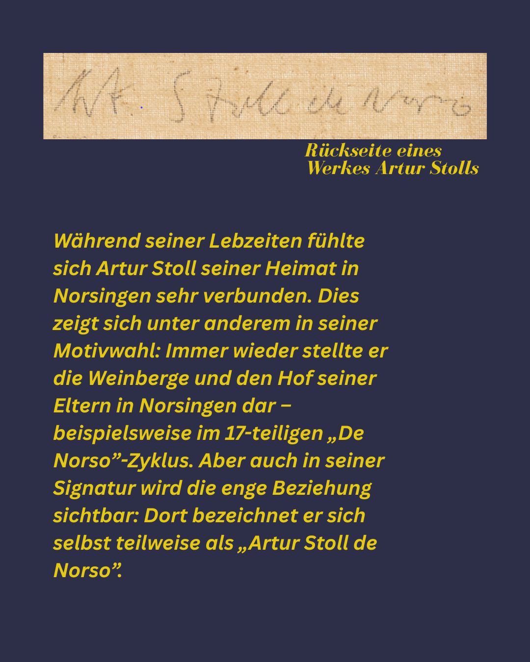 Dieser Alternativtext wurde KI-generiert: Schwarz-weißes Bild eines Stoffes mit handgeschriebener Schrift. Darunter befindet sich Text in deutscher Sprache, der sich auf die Verbindung eines Künstlers zu seiner Heimat bezieht.