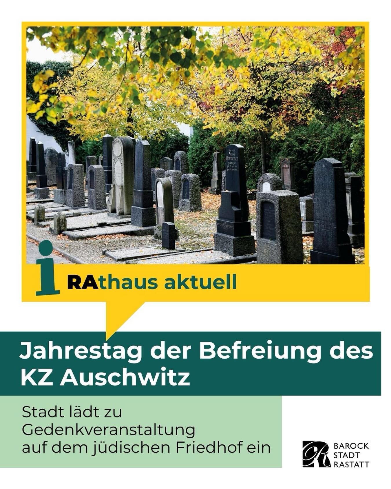 Dieser Alternativtext wurde KI-generiert: Schwarz-weißes Foto von mehreren Grabsteinen auf einem Friedhof. Darunter befindet sich ein Werbeplakat für eine Gedenkveranstaltung zum Jahrestag der Befreiung von Auschwitz.
