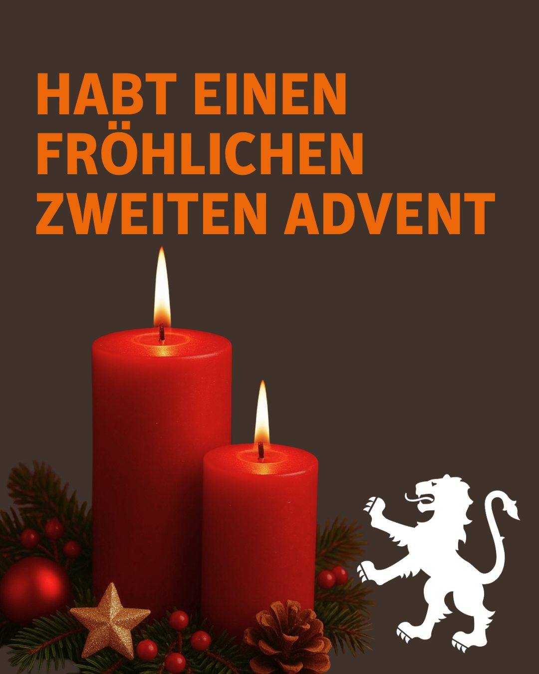 Zu sehen sind zwei rote Kerzen, die Brennen. Daneben ist der Landkreis-Löwe abgebildet. Bildtext: Habt einen fröhlichen zweiten Advent.