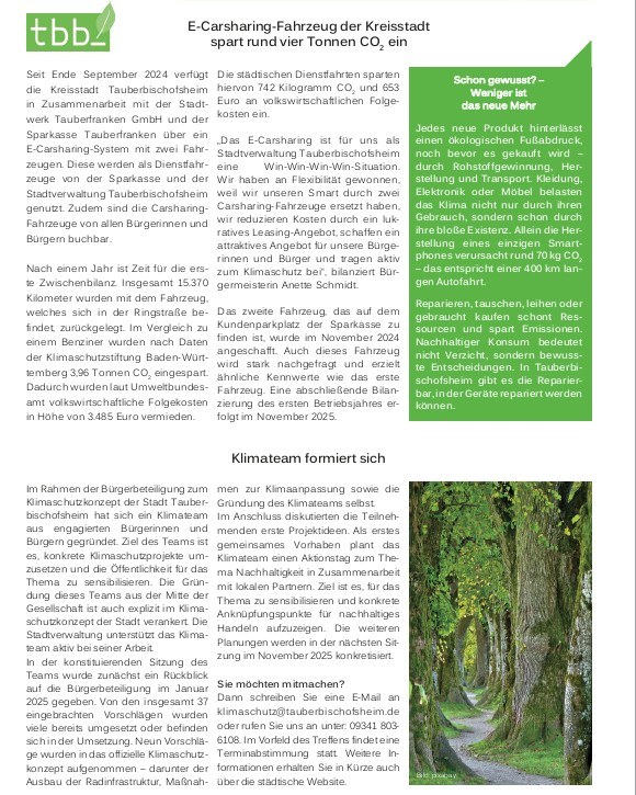 Dieser Alternativtext wurde KI-generiert: Schwarz-Weiß-Foto einer Werbeanzeige für ein E-Carsharing-System. Die Anzeige enthält Text und Illustrationen, die auf die Vorteile des Carsharings hinweisen, einschließlich geringerer Kosten und Umweltauswirkungen.