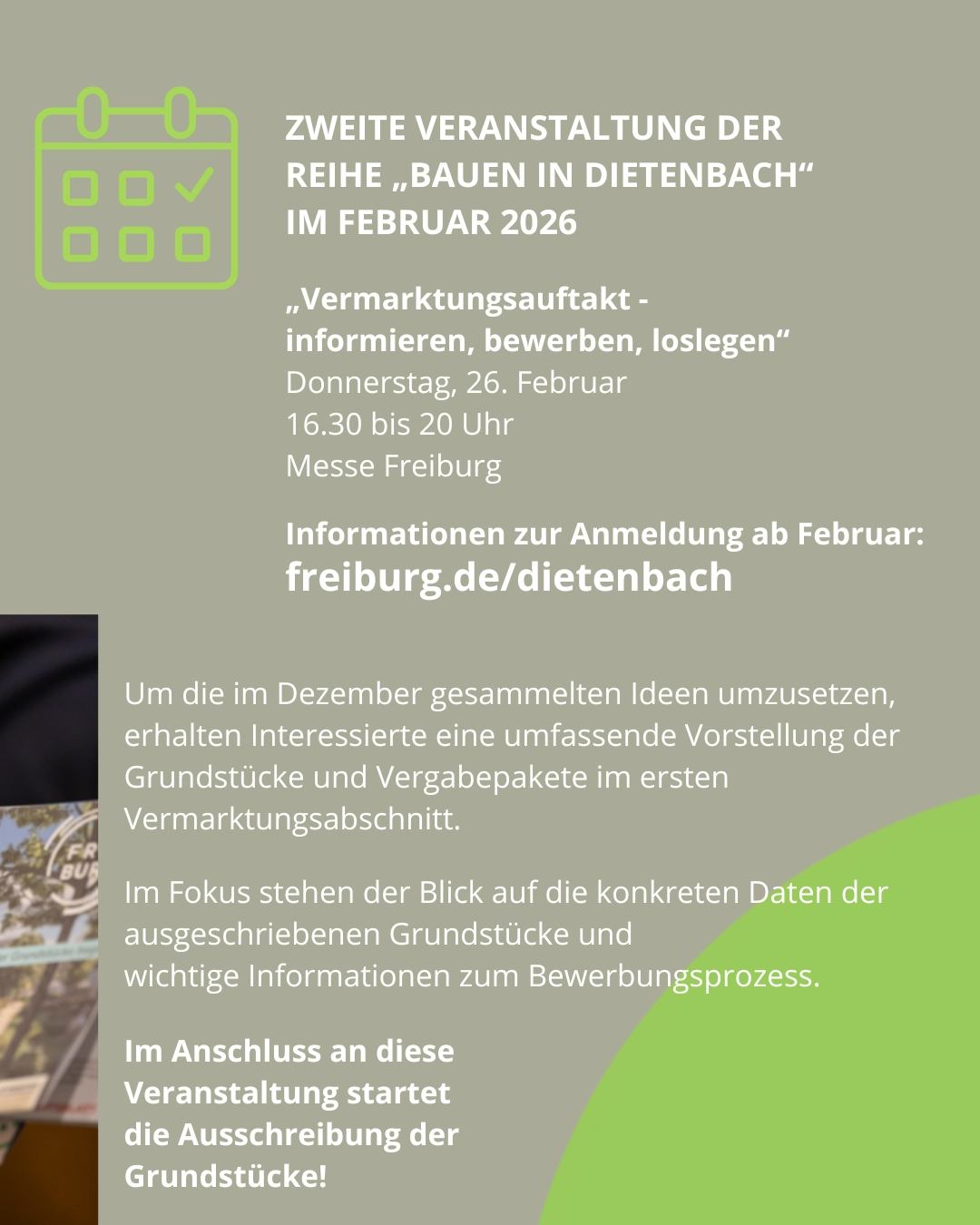 Dieser Alternativtext wurde KI-generiert: Werbeanzeige mit Informationen zu einer Veranstaltung im Februar 2026 in Dietenbach. Das Bild zeigt eine verschwommene Aufnahme einer belebten Straße mit Gebäuden.