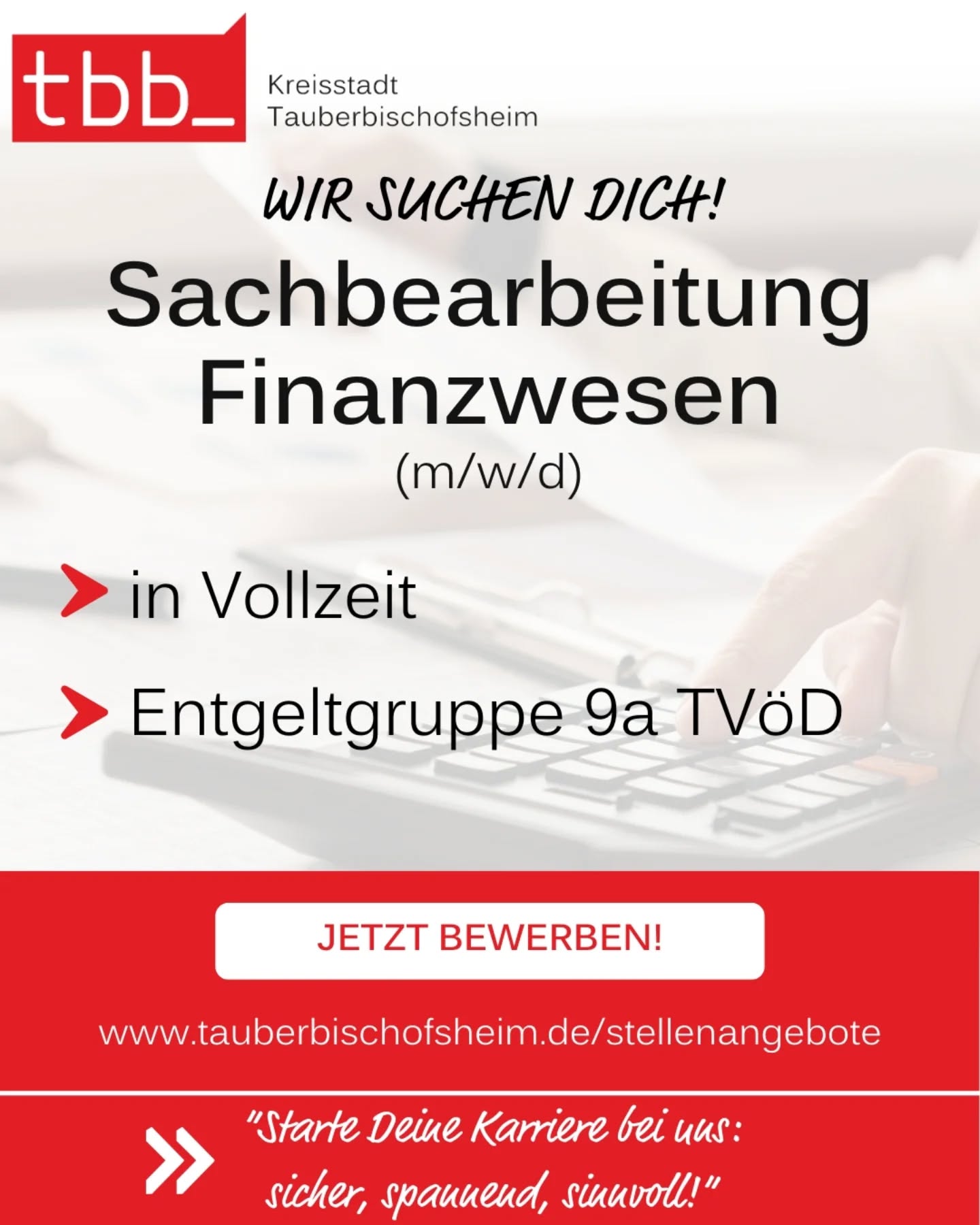 Dieser Alternativtext wurde KI-generiert: Ein farbiges Bild zeigt eine Stellenanzeige für die Finanzverwaltung in Vollzeit. Darunter befindet sich ein Link zur Online-Bewerbung und Informationen zur Entgeltgruppe.