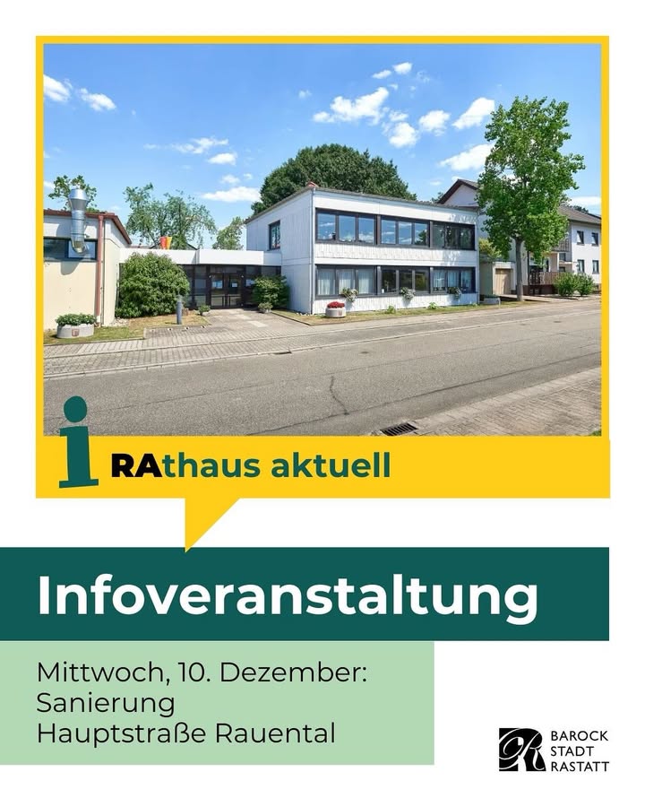 Dieser Alternativtext wurde KI-generiert: Ein Gebäude mit mehreren Fenstern steht vor Bäumen und einem blauen Himmel. Im unteren Bildbereich befinden sich Texte und Logos auf einem farbigen Hintergrund.