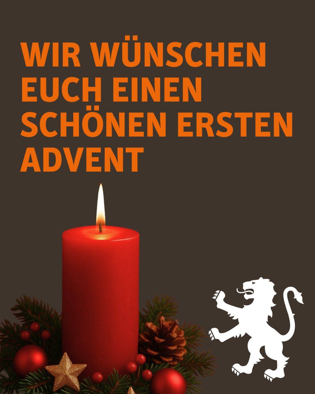 Eine einzelne rote Kerze brennt. Daneben ist der Landkreis-Löwe zu sehen. Bildtext: Wir wünschen euch einen schönen ersten Advent.